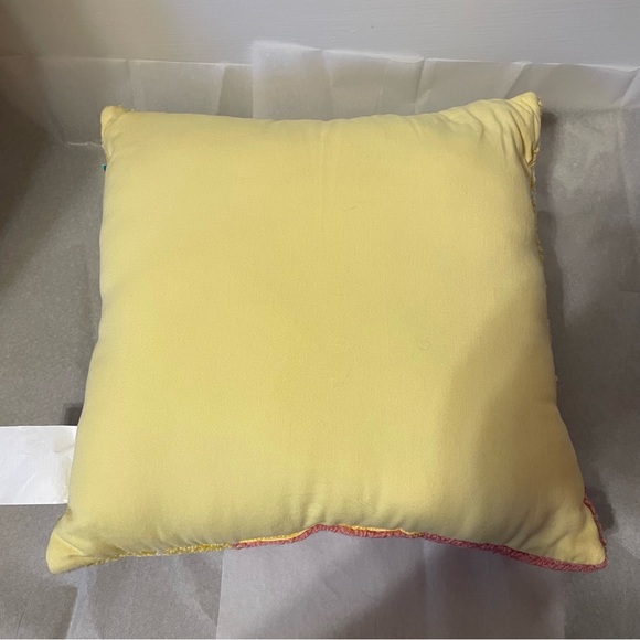 SOLD-Flamingo 🦩 accent pillow - Picture 5 of 6